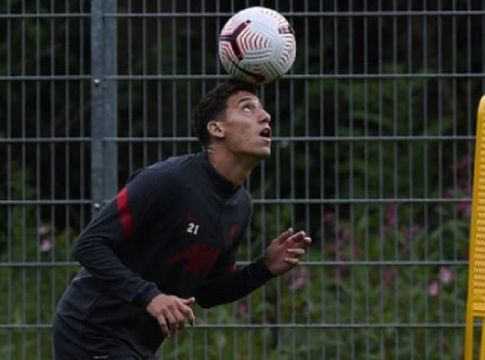 Λίβερπουλ : Επέστρεψε στις προπονήσεις ο Τσιμίκας