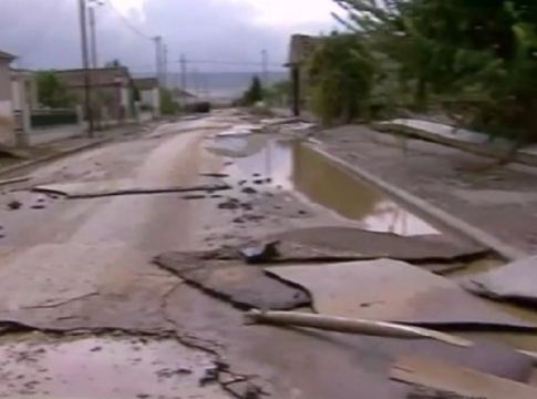 Φάρσαλα : Δεκάδες άνθρωποι κινδύνεψαν, πλημμύρισαν σπίτια, χάθηκαν περιουσίες