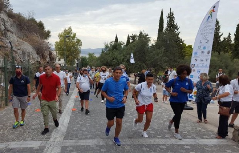 Αυγενάκης : Βρήκε χρόνο για τρέξιμο με Ολυμπιονίκες και Πρωταθλητές