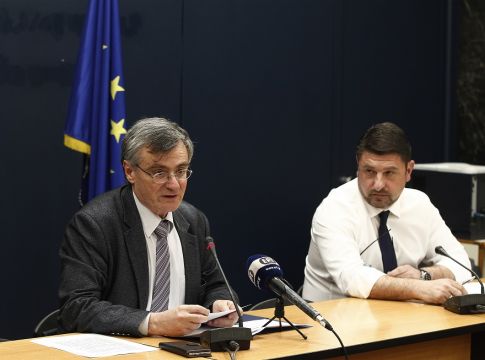 Κορωνοϊός : Συναγερμός σε γηροκομείο στην Αθήνα – Από τα 70 τεστ τα 35 βγήκαν θετικά
