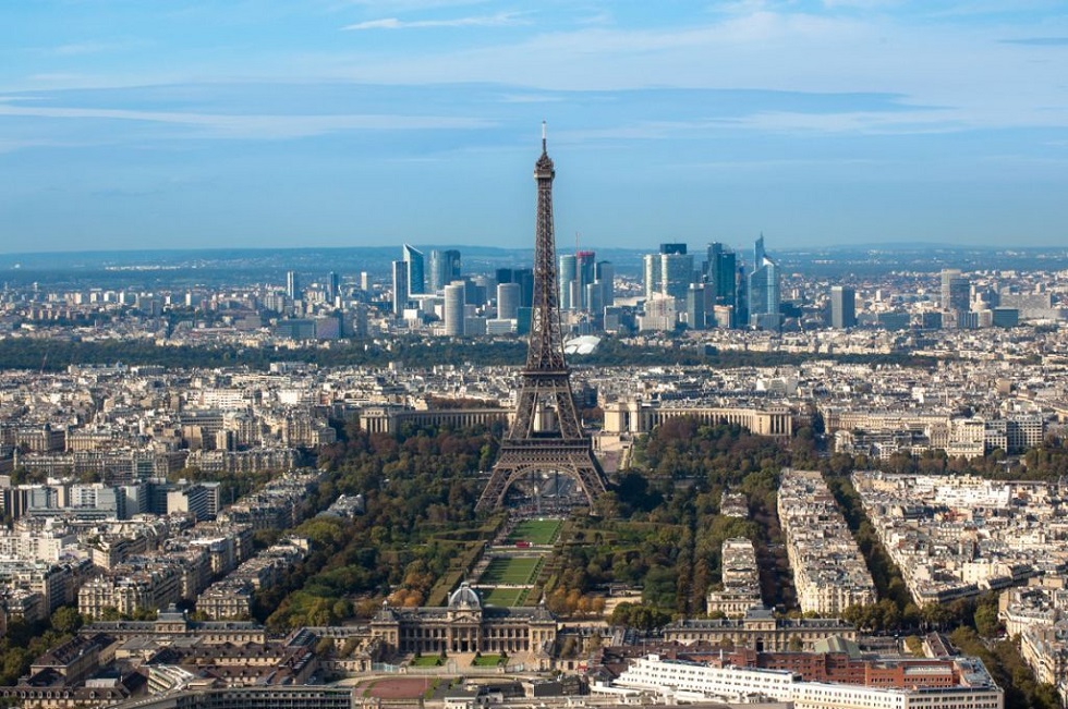 Αναστάτωση στο Παρίσι : Αεροπλάνο έσπασε το φράγμα του ήχου και «τάραξε» την πόλη