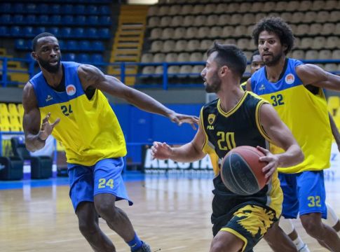 Φιλική νίκη για το Περιστέρι επί της ΑΕΚ (73-67)