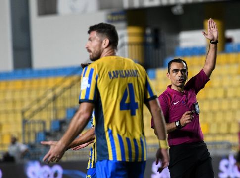 Φωνάζει για πέναλτι ο Παναιτωλικός