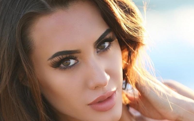 Η Corrie Yee έχει κορμί… λαμπάδα (pics)