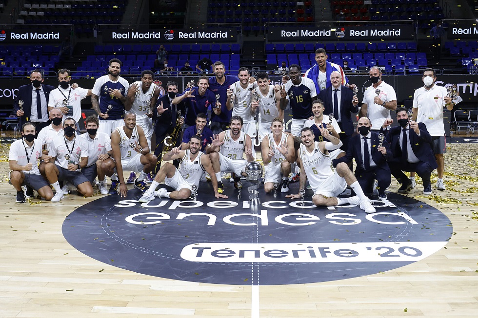 Η στιγμή που η Ρεάλ σηκώνει την κούπα και ο MVP Καμπάτσο (vids)