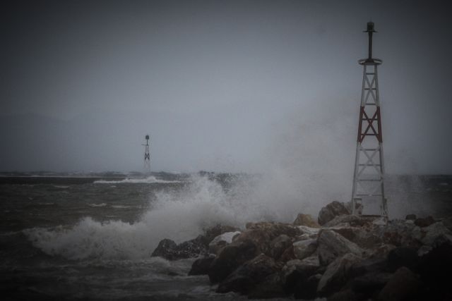 Κακοκαιρία «Ιανός» : Έρχονται καταιγίδες και θυελλώδεις άνεμοι – Ποιες περιοχές θα πλήξουν