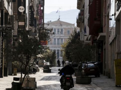 Ένα τρίτο κύμα φοβούνται οι ειδικοί – «Μεγαλύτερη η εξάπλωση του ιού απ΄ότι περιμέναμε»