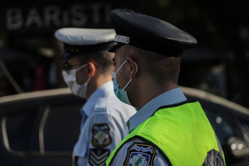 Κορωνοϊός : Τρεις συλλήψεις, 15 παραβάσεις καταστημάτων και 197 για μη χρήση μάσκας σε ελέγχους