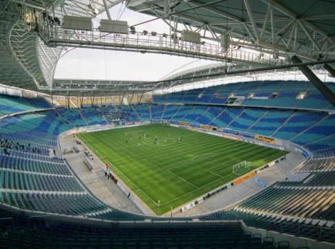 Λειψία : Με οπαδούς στην πρεμιέρα της Bundesliga