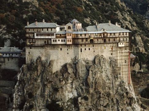 Σύσκεψη στο Άγιο Όρος με τη συμμετοχή Τσιόδρα – Πιθανό lockdown