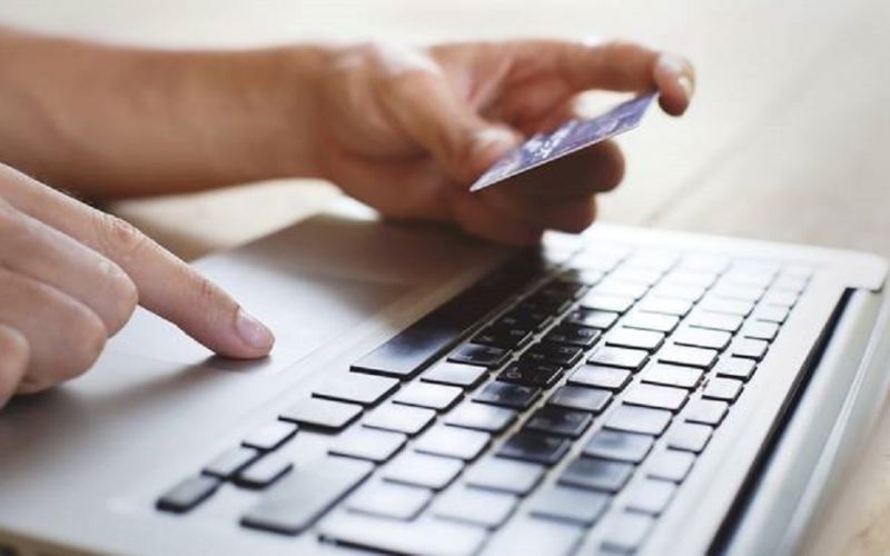 ΙΕΛΚΑ : Παγιώνονται οι οnline αγορές – Σε ποια προϊόντα στρέφονται οι καταναλωτές