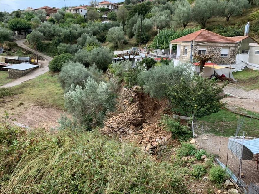 Νέο κύμα κακοκαιρίας : Πλημμύρισαν δρόμοι σε Γιάννενα και Αγρίνιο, ξεριζώθηκαν δέντρα στην Κέρκυρα