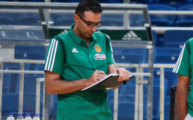 Χαραλαμπίδης : «Δυσκολεύει η προετοιμασία με τον τραυματισμό του Σαντ Ρος»