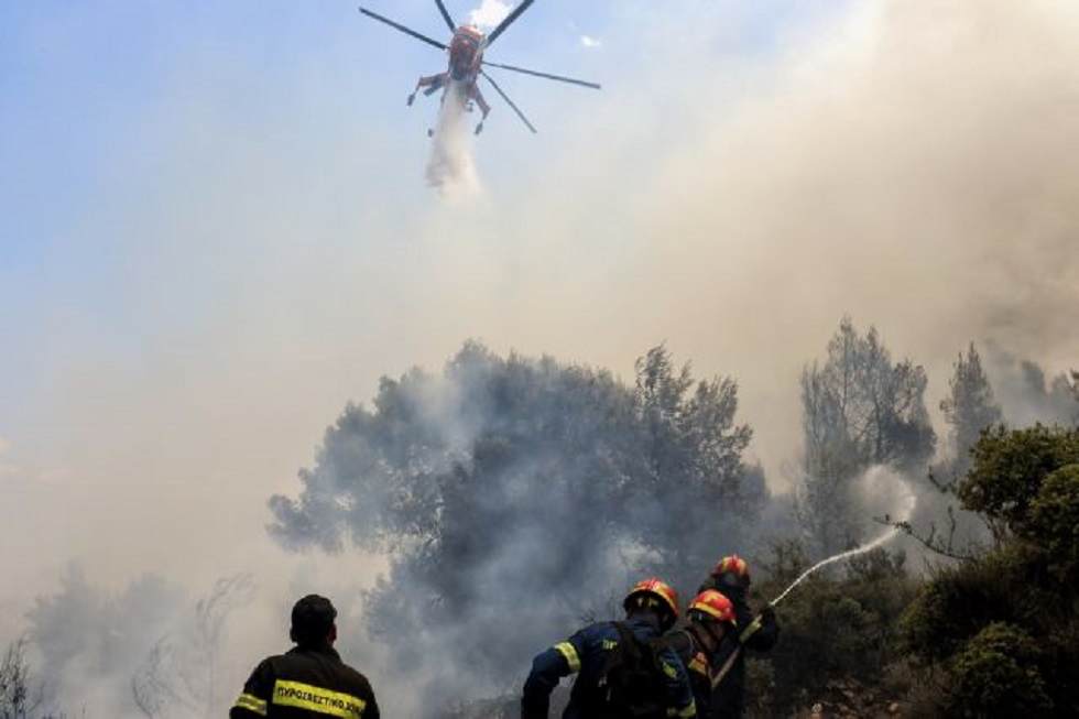 Φωτιά στον Άγιο Νίκωνα στη Μεσσηνία – Στη μάχη εναέρια μέσα