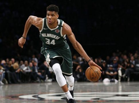 Έχει βγει για ζέσταμα ο Αντετοκούνμπο – συγκεντρώνει πιθανότητες να παίξει στο Game 4