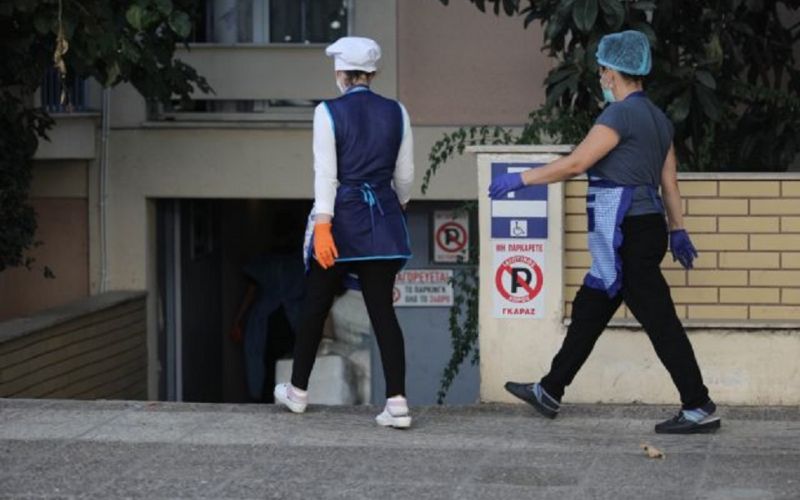 O κορωνοϊός απειλεί δομές προσφύγων και γηροκομεία – Ο μεγάλος φόβος των ειδικών