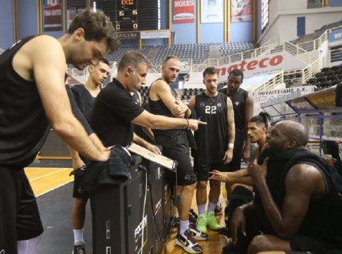 Μέξας : «Πρέπει να παίξουμε και για τον κόσμο μας»