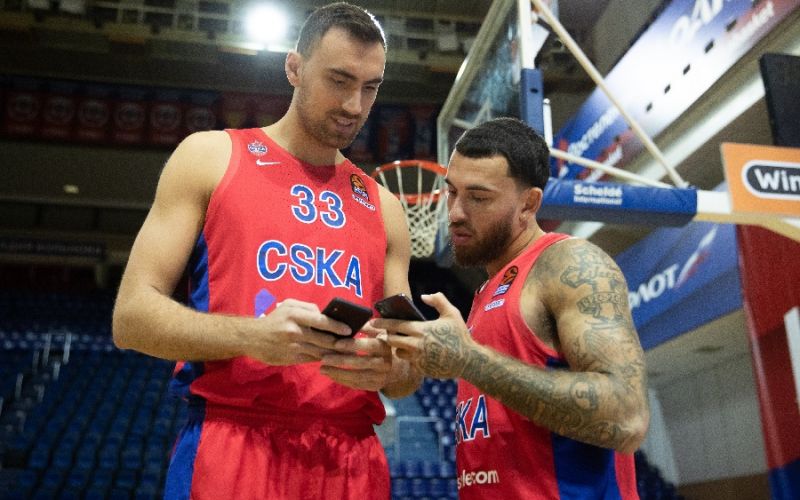 Είδε χόκεϊ στη Μόσχα ο Μιλουτίνοφ (vid)