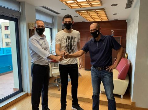 Ολυμπιακός: Για πάντα στο Λιμάνι ο Παπανικολάου!