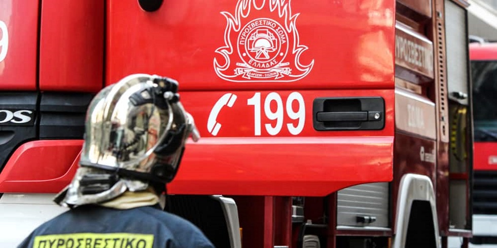 Μεγάλη φωτιά στη Νεμέα – Καίει δασική έκταση