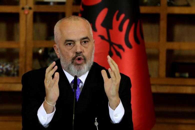 Σάλος: Κατέβασαν από το αεροπλάνο τον πρωθυπουργό της Αλβανίας, Εντι Ράμα – Τι συνέβη, τι έκανε