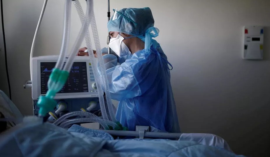 Συγκλονίζει νοσηλεύτρια του «Σωτηρία» : Δεν ξέρω αν θα αντέξει το σύστημα