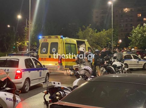 Θεσσαλονίκη : Συμπλοκή μεταξύ αστυνομικών και αντιεξουσιαστών – Δύο τραυματίες