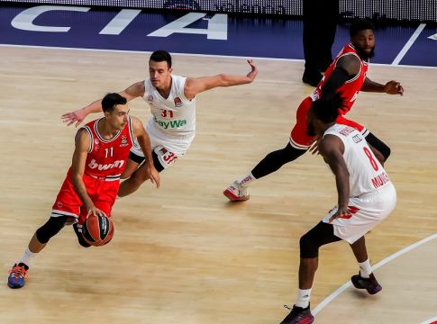 Σλούκας, ο μαέστρος του Ολυμπιακού (vid)