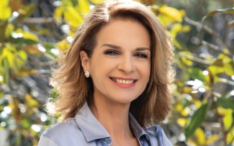 Η Πέγκυ Σταθακοπούλου ποζάρει χωρίς ίχνος μακιγιάζ κι εντυπωσιάζει με τα καλλίγραμμα πόδια της (pic)
