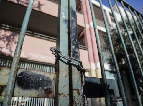 Κορωνοϊός : Βροχή τα λουκέτα σε σχολεία – Νέες οδηγίες για τη διαχείριση κρουσμάτων