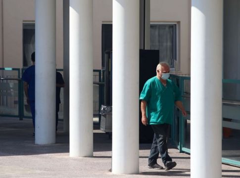 Κορωνοϊός : Τρίτος νεκρός μέσα σε λίγες ώρες – Στα 317 τα θύματα