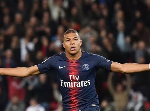 «Η Παρί Σεν Ζερμέν προσπαθεί να ανανεώσει το συμβόλαιο του Εμπαπέ»