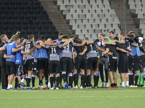 Ξέσπασε σε κλάματα ο Βαρέλα στην ομιλία του Φερέιρα (vid)