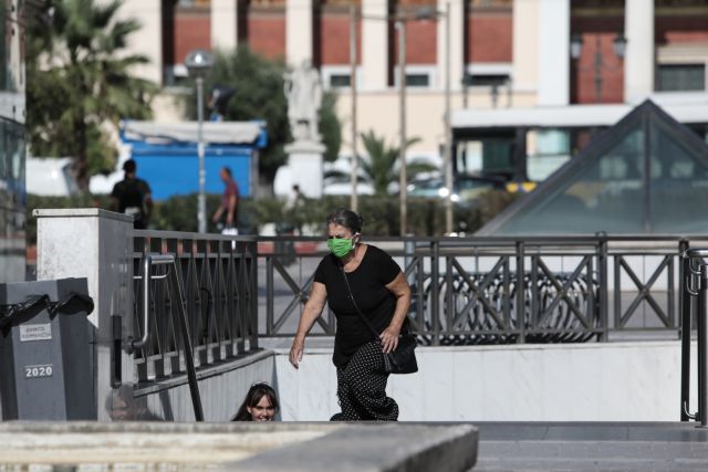 Κορωνοϊός : Πού είναι υποχρεωτική η μάσκα και σε εξωτερικούς χώρους – Τι ισχύει για το ωράριο καταστημάτων