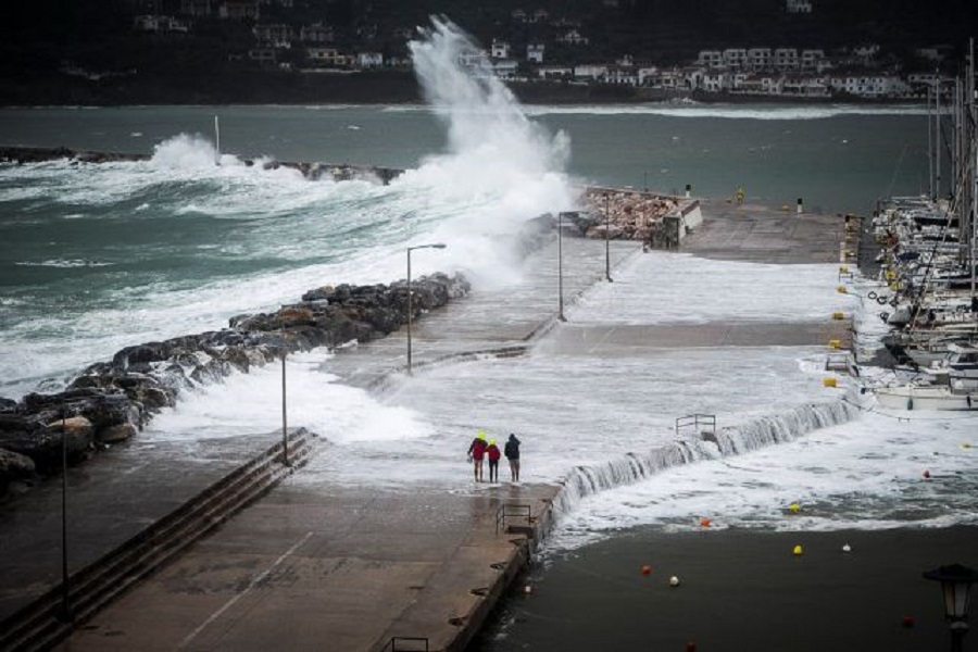 «Ιανός» : Προειδοποίηση για κύματα ύψους 7 μέτρων και 200 τόνους βροχή ανά στρέμμα