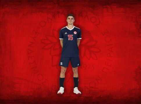 Ολυμπιακός : Ανανέωσε ο Τζιάβρας