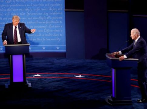 Ο κορωνοϊός γκρεμίζει τον Τραμπ – «Περίπατο» Μπάιντεν δείχνει δημοσκόπηση μετά την εισαγωγή στο νοσοκομείο