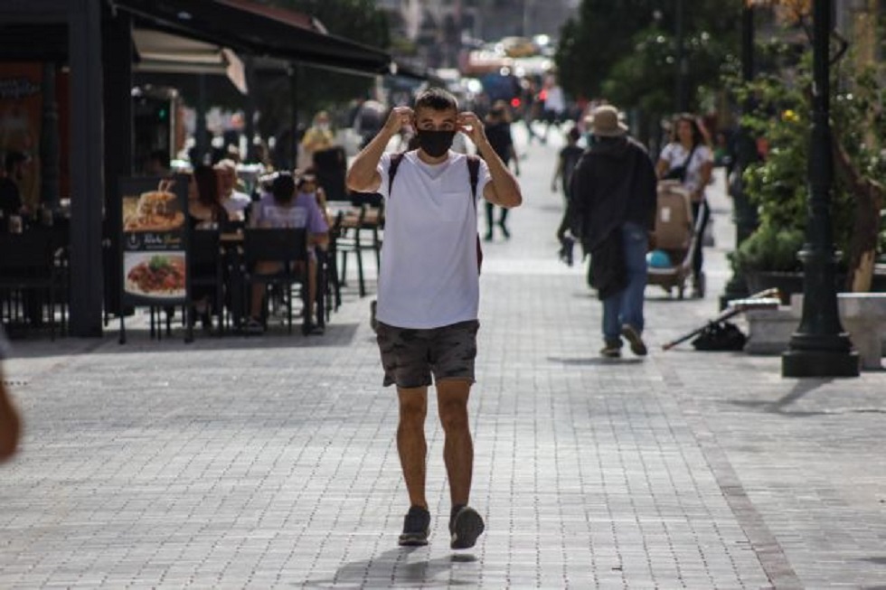 Κορωνοϊός : Κάτω των 40 ετών τα μισά κρούσματα