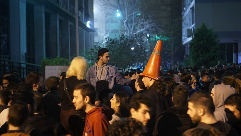 Θεσσαλονίκη: Σβήνουν τα φώτα στα μπαρ… ξεκινούν τα μεταμεσονύχτια πάρτι