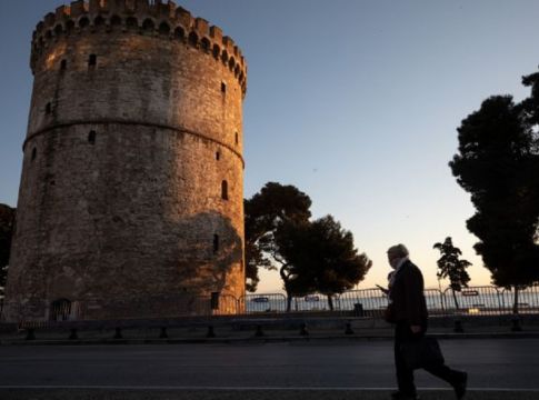Κορωνοϊός : Στο «κόκκινο» η Θεσσαλονίκη – Έκκληση του δημάρχου στους νέους