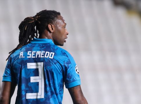 Record : «Απομακρύνεται από τη Μπενφίκα ο Σεμέδο»
