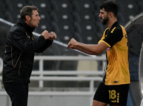 Γύρισε η ΑΕΚ, την περιμένει στα Σπάτα ο Καρέρα