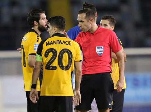 Ατρόμητος – ΑΕΚ : Κόκκινη κάρτα ο Μάνταλος (vid)
