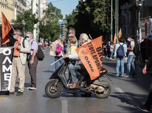 Απεργία ΑΔΕΔΥ : Κυκλοφοριακό χάος στο κέντρο – Κλειστοί δρόμοι, καθυστερήσεις στα ΜΜΜ