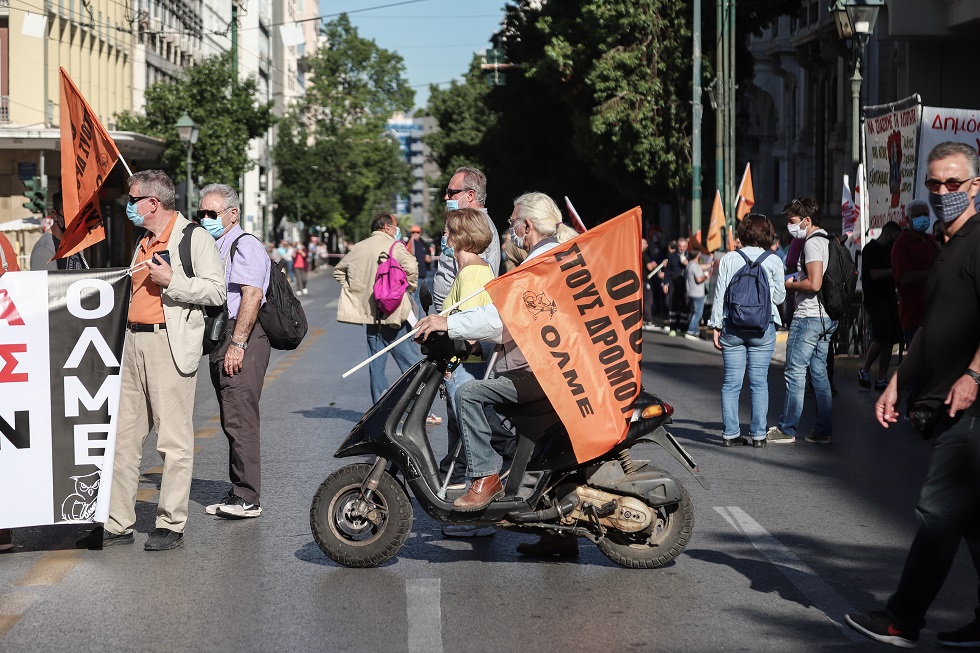 Απεργία ΑΔΕΔΥ : Κυκλοφοριακό χάος στο κέντρο – Κλειστοί δρόμοι, καθυστερήσεις στα ΜΜΜ