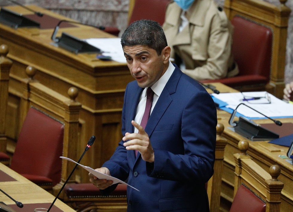 Αυγενάκης στη Βουλή : «Δημοπρατείται η καθαίρεση των στεγάστρων στο Εθνικό Κολυμβητήριο Χανίων»