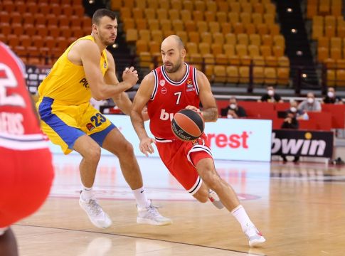 Φοβερή ασίστ Σπανούλη και τρίποντο από τον Τζένκινς! (vid)
