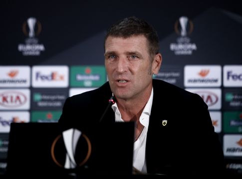 Καρέρα για Λέστερ: «Η μπάλα είναι στρογγυλή, πρέπει να έχουμε πνεύμα αυτοθυσίας»