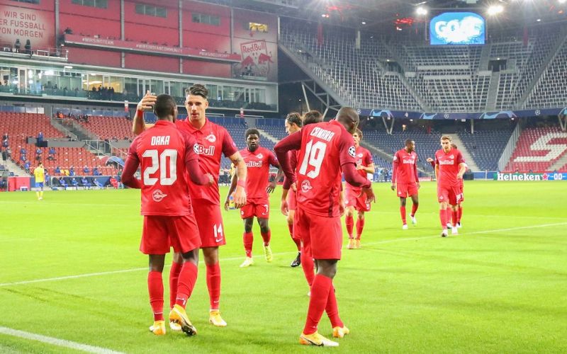 Στους ομίλους του Champions League Μίντιλαντ και Σάλτσμπουργκ