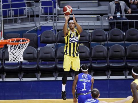 Η Φενέρμπαχτσε διέλυσε με 113-74 τη Μπελεντίγιε